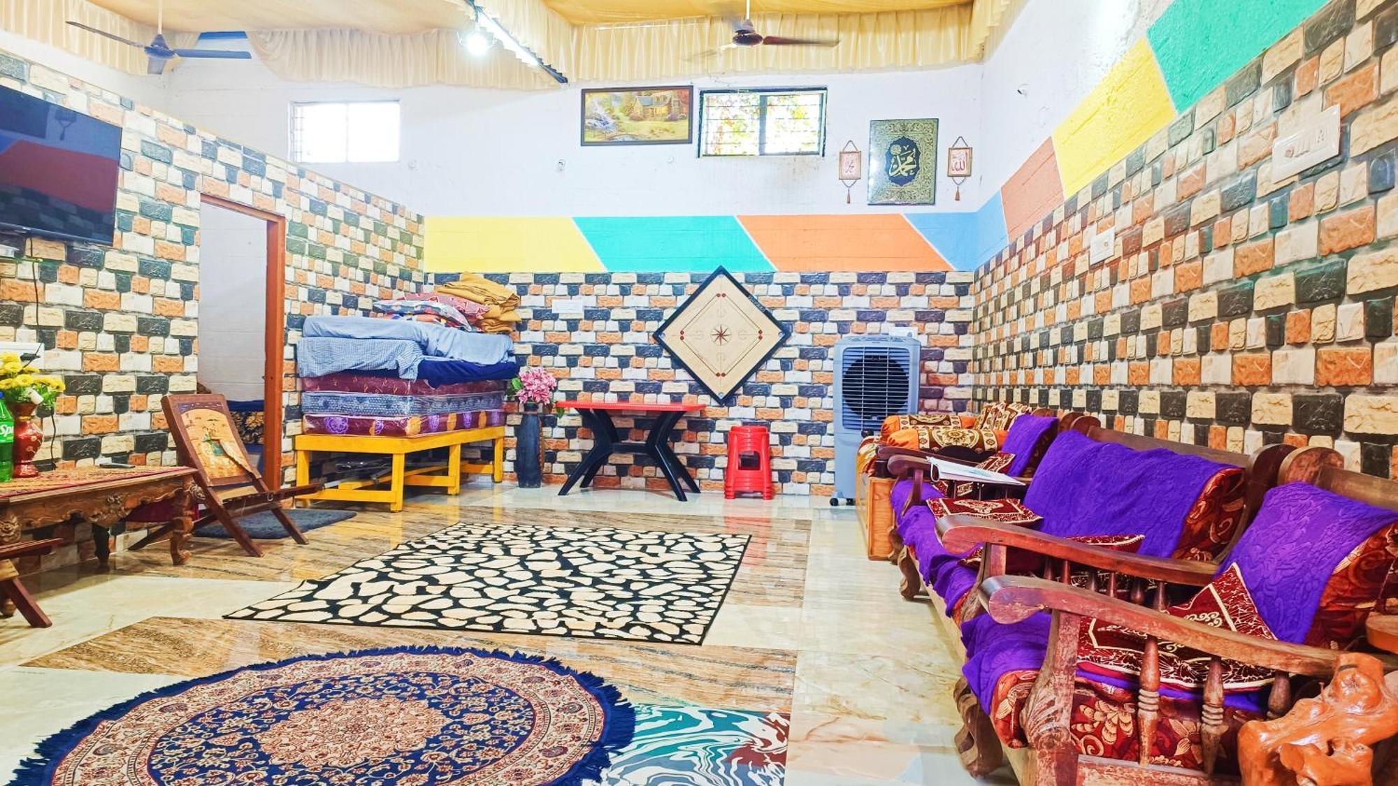 Sahara Family Homestay Mysore Esterno foto