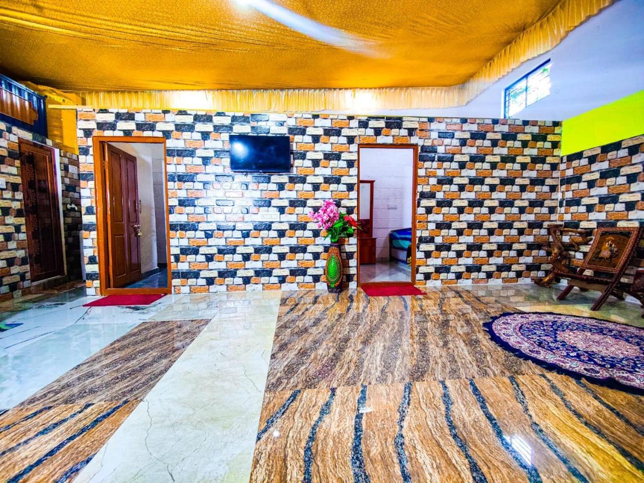 Sahara Family Homestay Mysore Esterno foto
