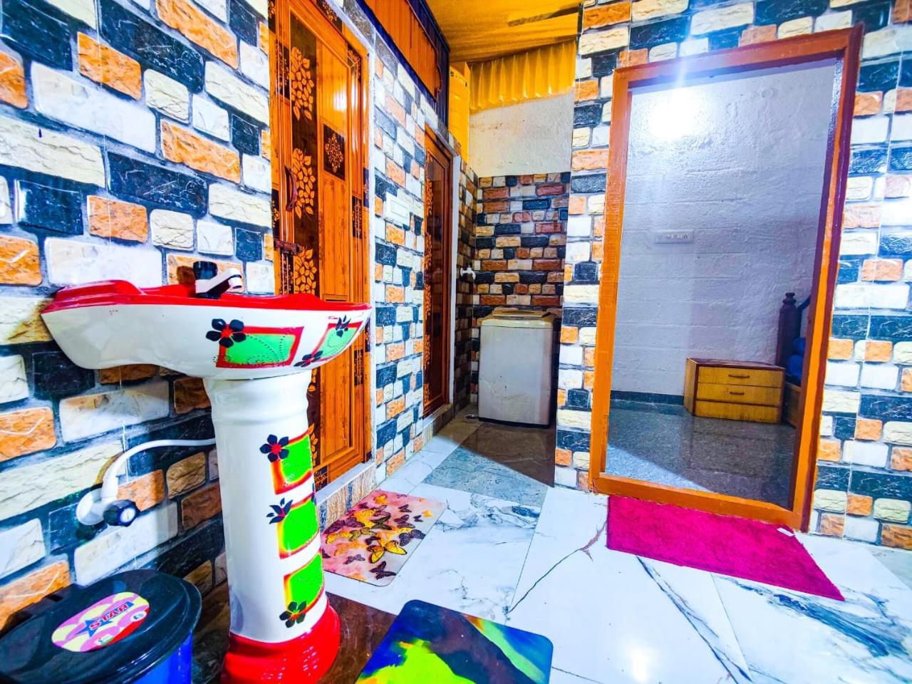 Sahara Family Homestay Mysore Esterno foto
